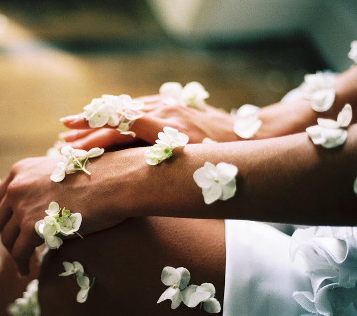 夏のスキンケアアドバイス：健康的で輝きのある夏の肌を作り上げる方法トップ３